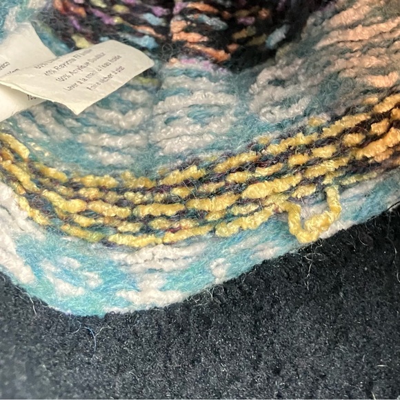 Turtle Fur Winter Beanie Hat With Tassel Wool Yarn Blend Blue Multicolor Adult - Picture 8 of 9